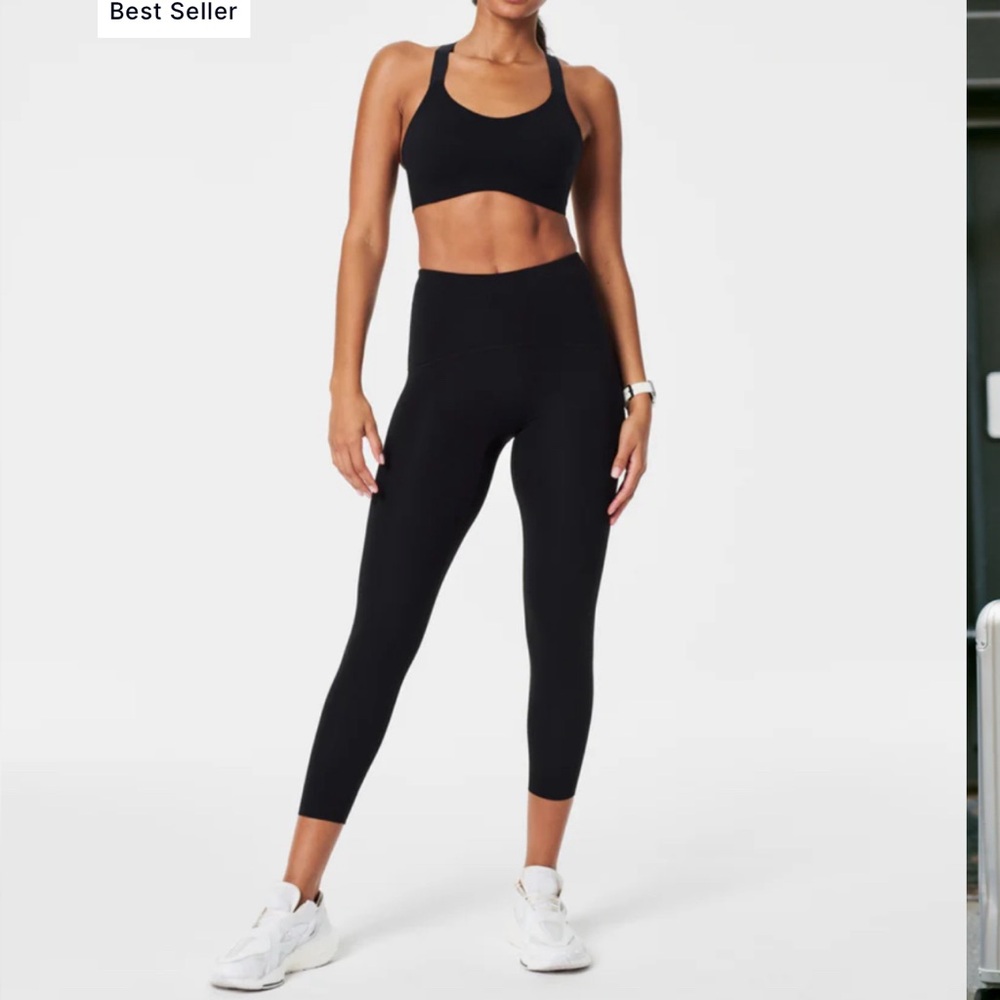 Spanx new black booty boost size small
7/8 Length